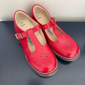 NEW Red Footmates Mary Jane Velcro Buckle Shoes 1 Wide Arch Support